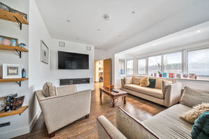 Living room- click for photo gallery